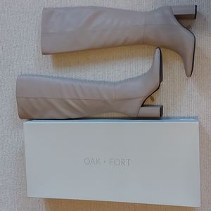 Oak + Fort Knee-High Heeled Boots W7
